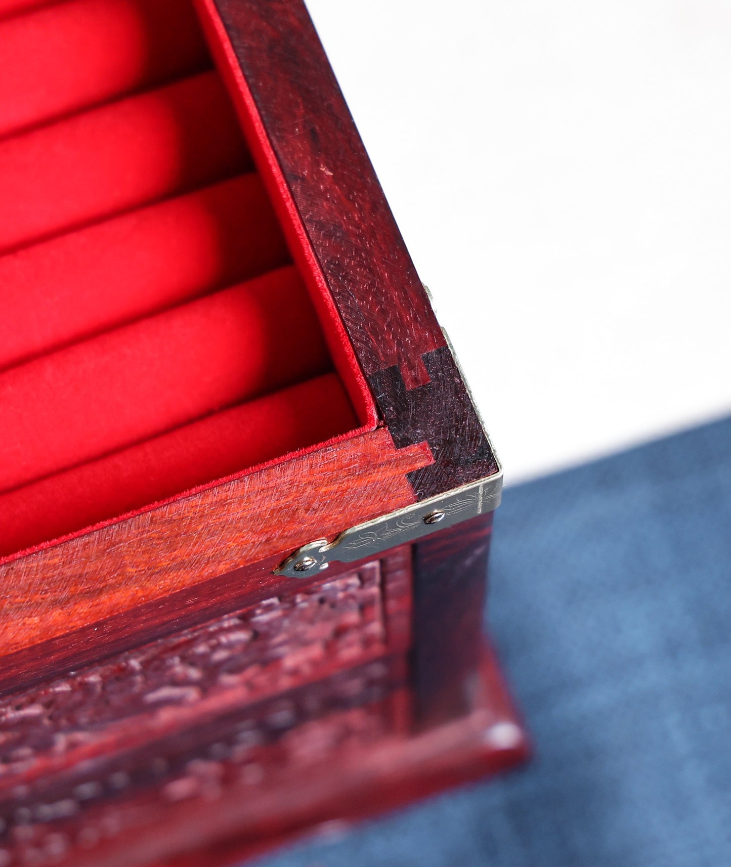 Carved Blood Sandalwood Jewelry Box – “Perfect Match” Design, Antique Bridal Chest with Silk Gift Box (24.5×19×17cm