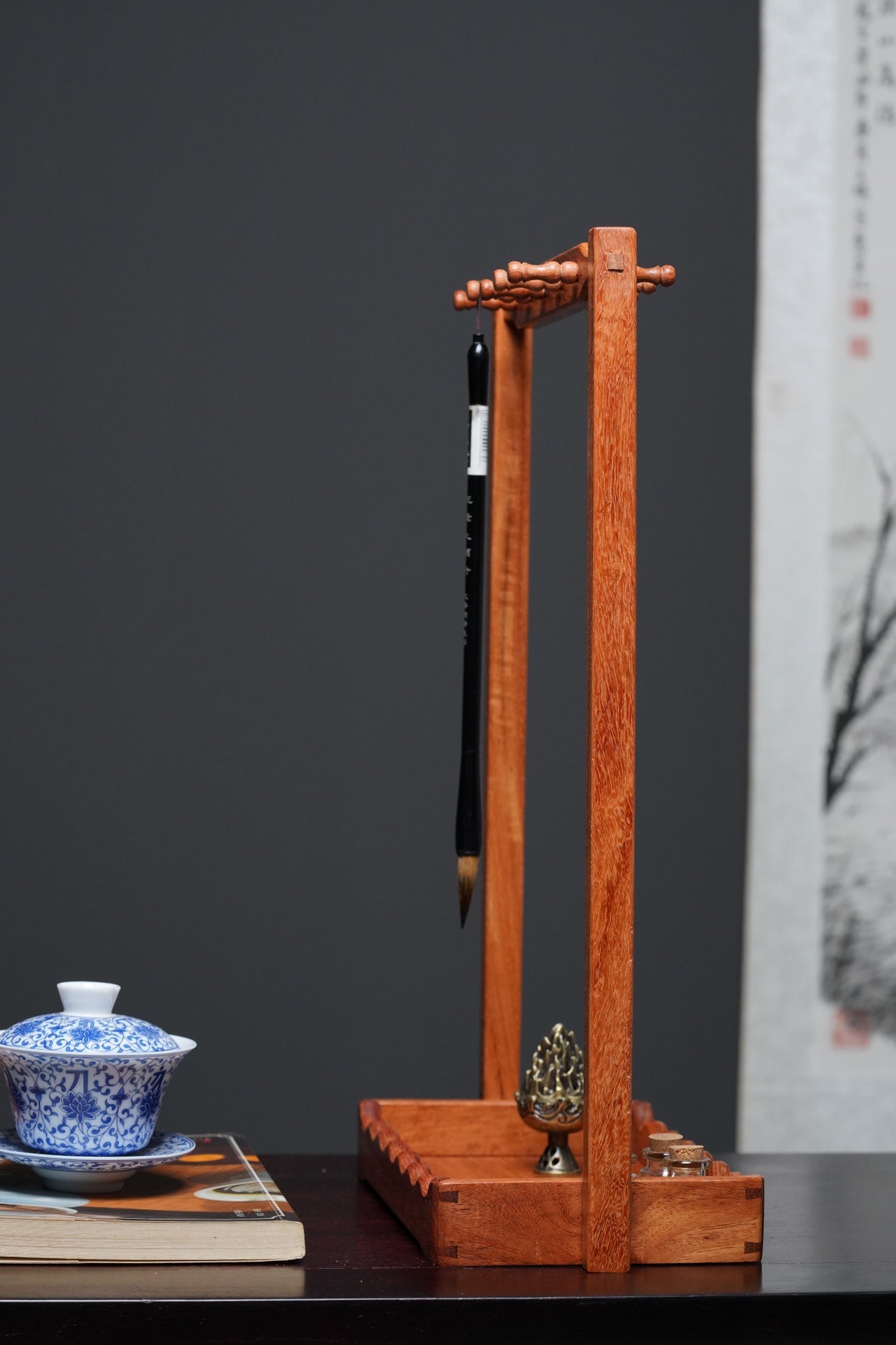 High-Quality Hardwood Calligraphy Pen Holder with Mortise & Tenon Joints, Dismountable - 26x13.5x41cm