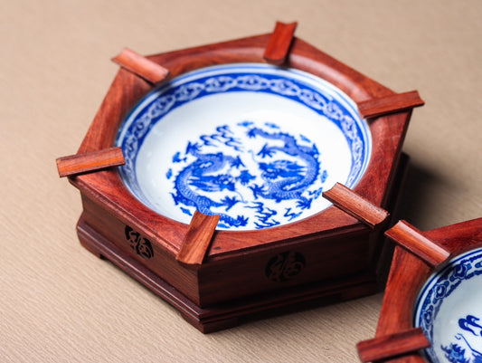 Rosewood & Blue-and-White Porcelain Ashtray Set – Elegant & Functional Home Decor